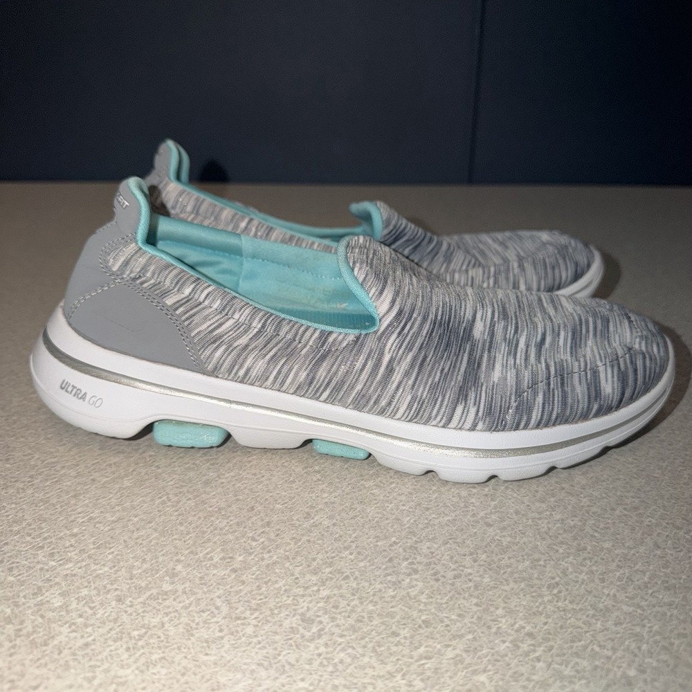 Skechers Women's Go Walk Gray Slip On Walking Comfort Shoes Size 7.5 M